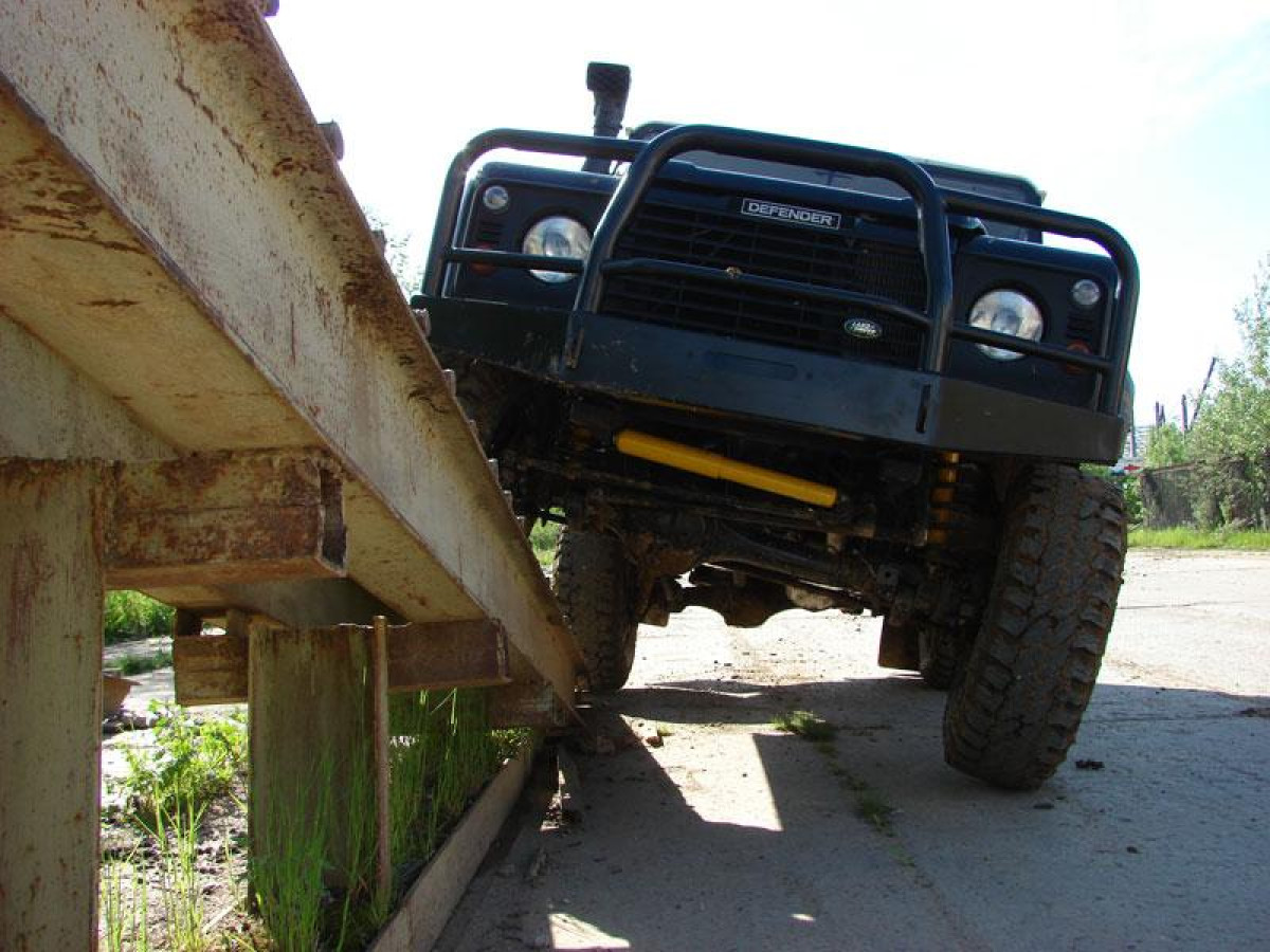 Land Rover Defender - подготовка к off-road соревнованиям